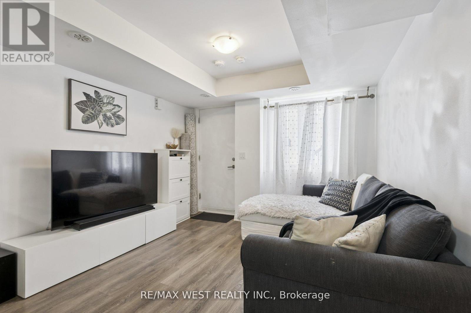 10 - 187 William Duncan Road, Toronto, Ontario  M3K 0B7 - Photo 3 - W12415596
