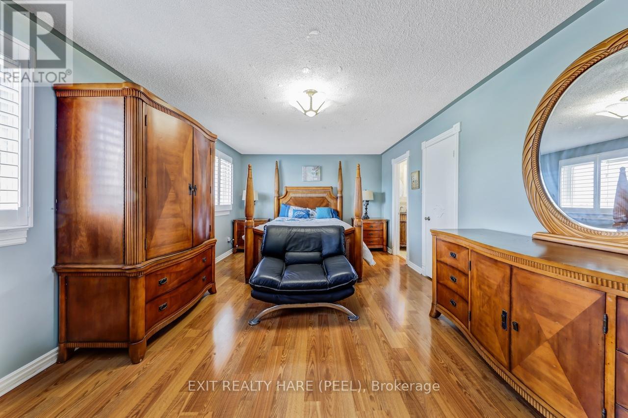 212 Vodden Street W, Brampton (Brampton West), Ontario  L6X 2V3 - Photo 26 - W12415606