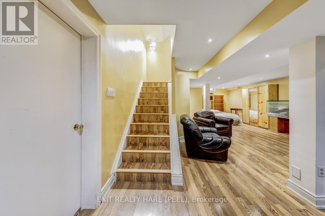 212 Vodden Street W, Brampton (Brampton West), Ontario  L6X 2V3 - Photo 37 - W12415606
