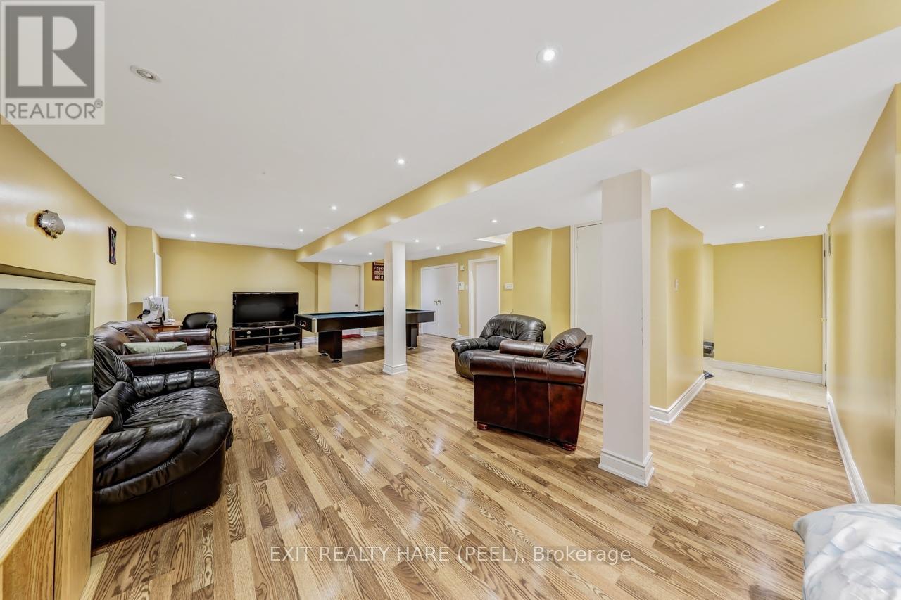 212 Vodden Street W, Brampton (Brampton West), Ontario  L6X 2V3 - Photo 42 - W12415606