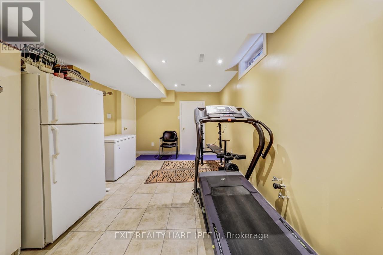 212 Vodden Street W, Brampton (Brampton West), Ontario  L6X 2V3 - Photo 43 - W12415606