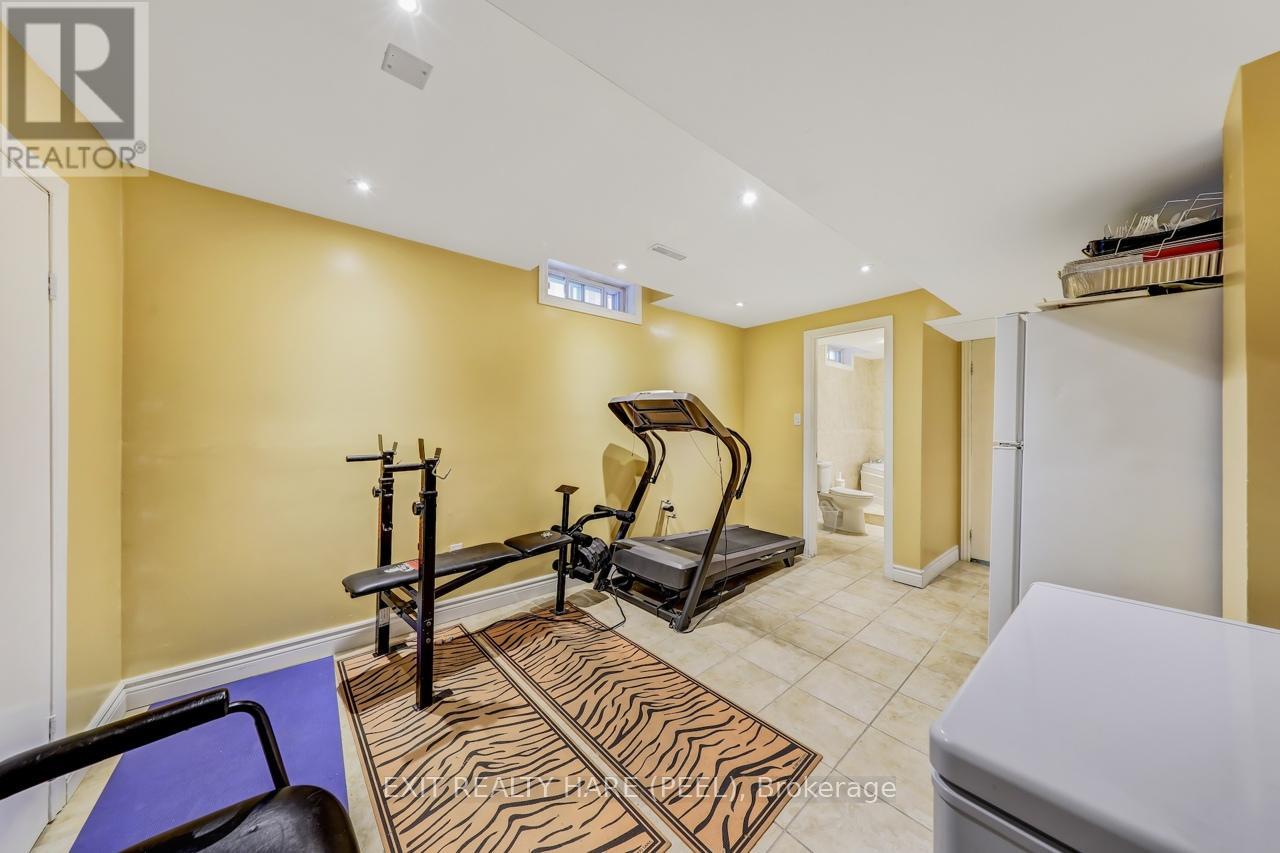 212 Vodden Street W, Brampton (Brampton West), Ontario  L6X 2V3 - Photo 45 - W12415606