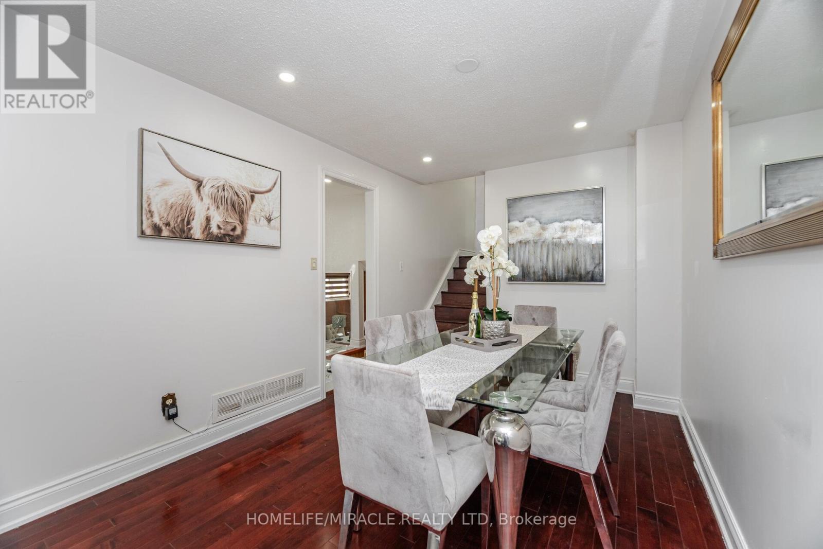 764 Eaglemount Crescent, Mississauga, Ontario  L5C 1N9 - Photo 13 - W12415655