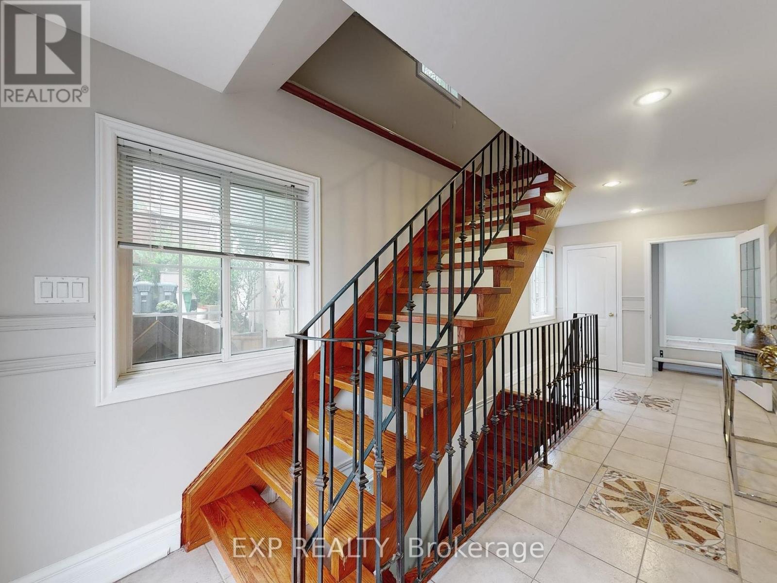 6 English Street, Brampton, Ontario  L6X 1L4 - Photo 5 - W12415665