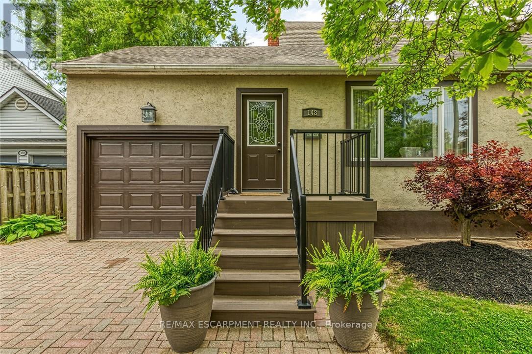 148 Lakeshore Road, St. Catharines, Ontario  L2N 2V1 - Photo 2 - X12415519