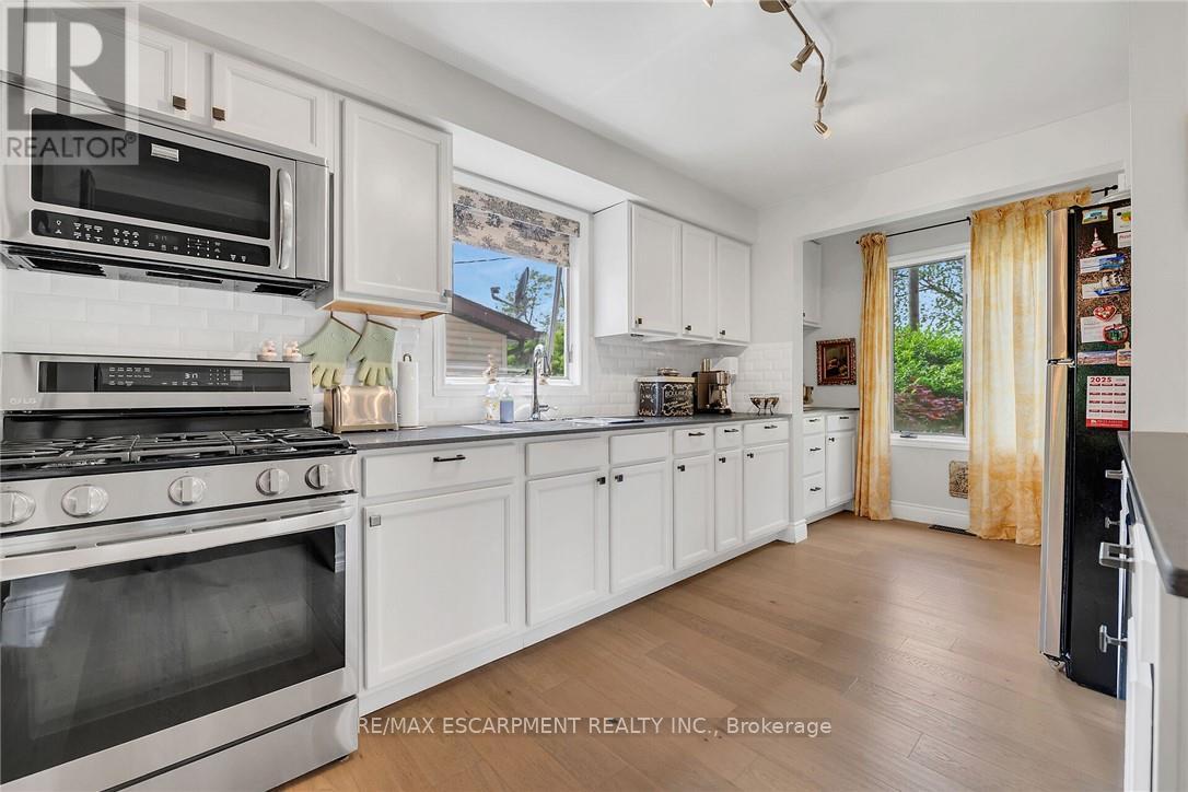 148 Lakeshore Road, St. Catharines, Ontario  L2N 2V1 - Photo 7 - X12415519