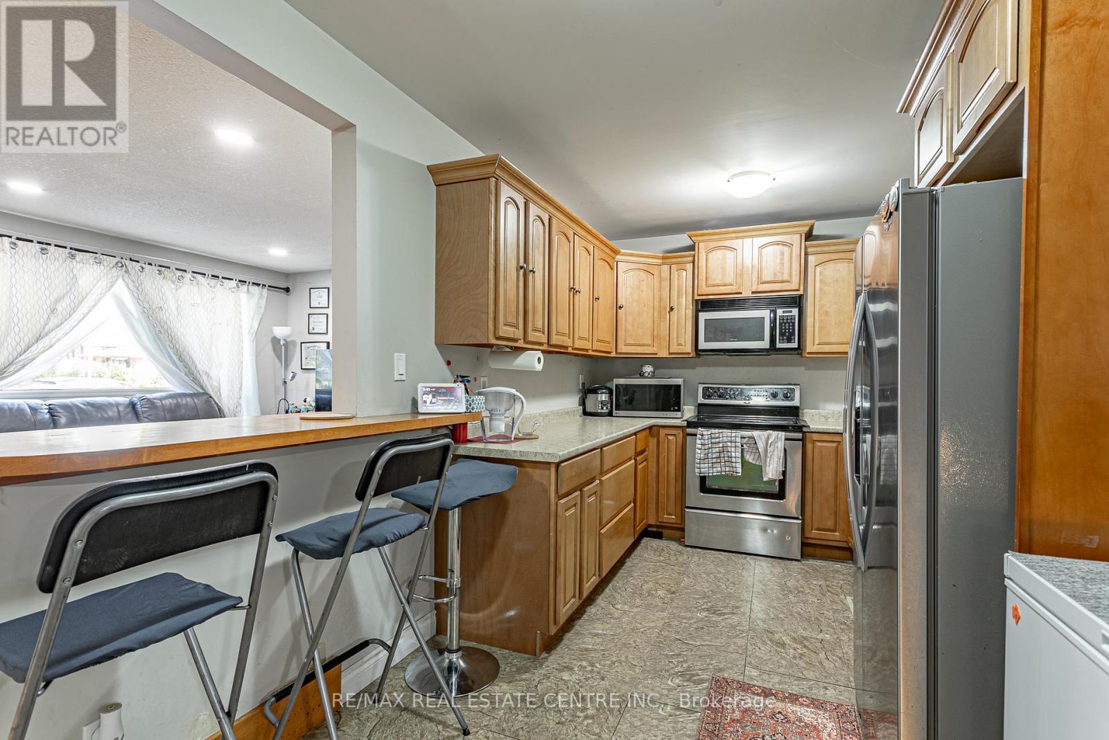 1235 Toukay Crescent, London East, Ontario  N5V 2X8 - Photo 7 - X12415522