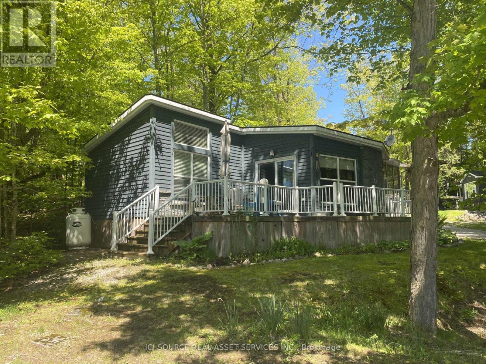 Smr114 - 1082 Shamrock Marina Road, Gravenhurst, Ontario  P0E 1N0 - Photo 2 - X12415551