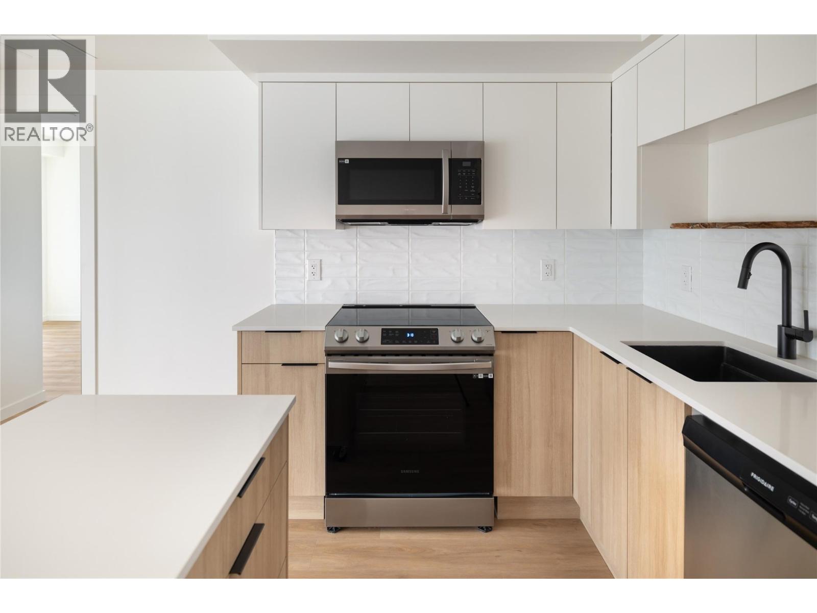 604 Cawston Avenue Unit# 415 Kelowna Photo 6