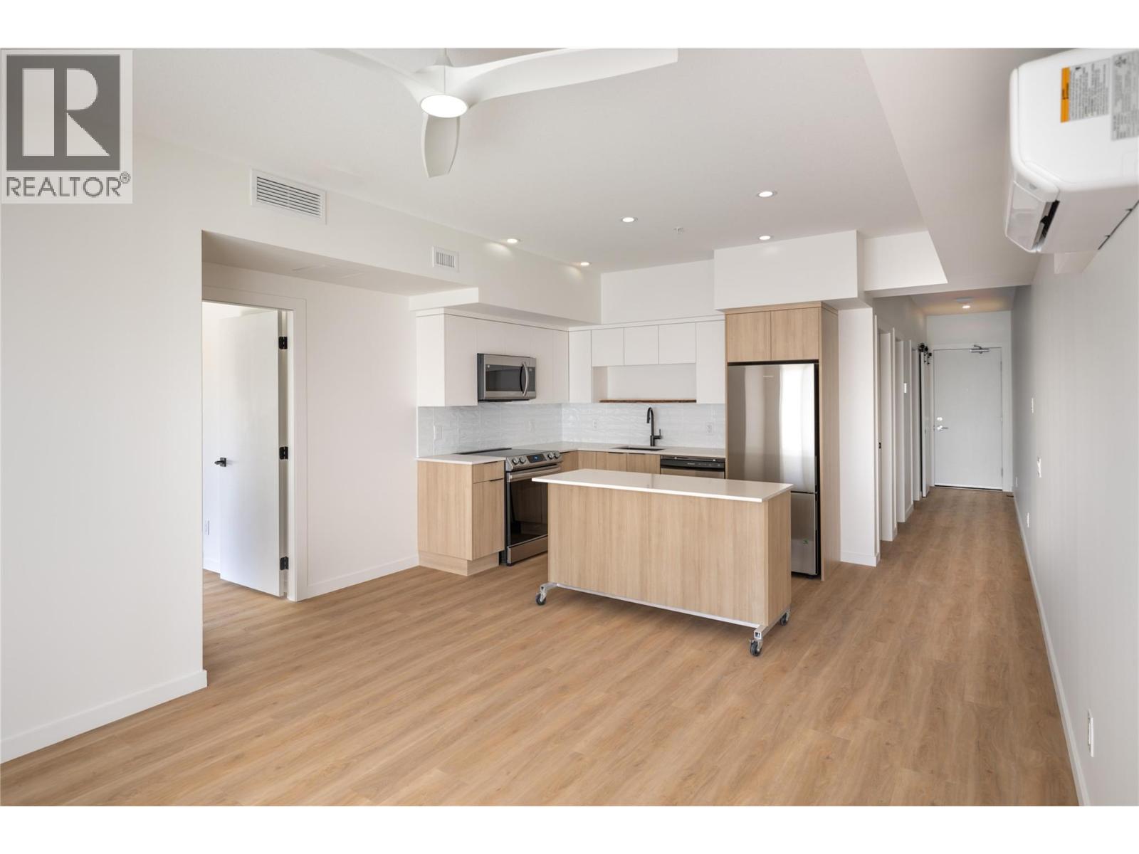 604 Cawston Avenue Unit# 415 Kelowna Photo 9