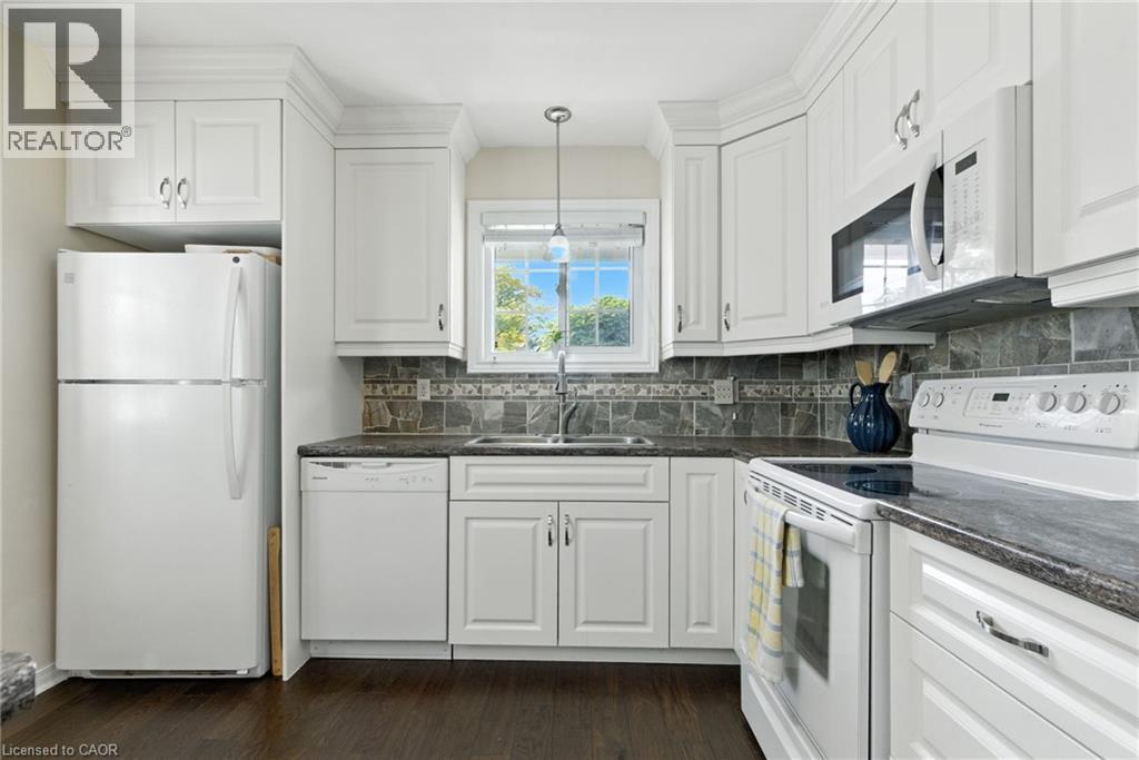 360 Silverbirch Boulevard, Glanbrook, Ontario  L0R 1W0 - Photo 4 - 40769337