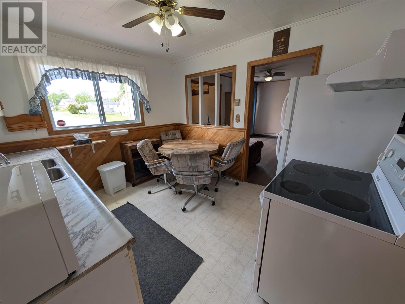 61 Third Ave, Wawa, Ontario  P0S 1K0 - Photo 6 - SM251570