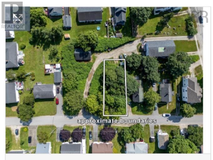 39 Beacon Street, Yarmouth, Nova Scotia  B5A 2W5 - Photo 1 - 202522896