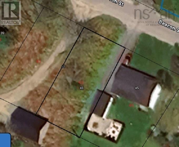 43 Beacon Street, Yarmouth, Nova Scotia  B5A 2W5 - Photo 3 - 202522893