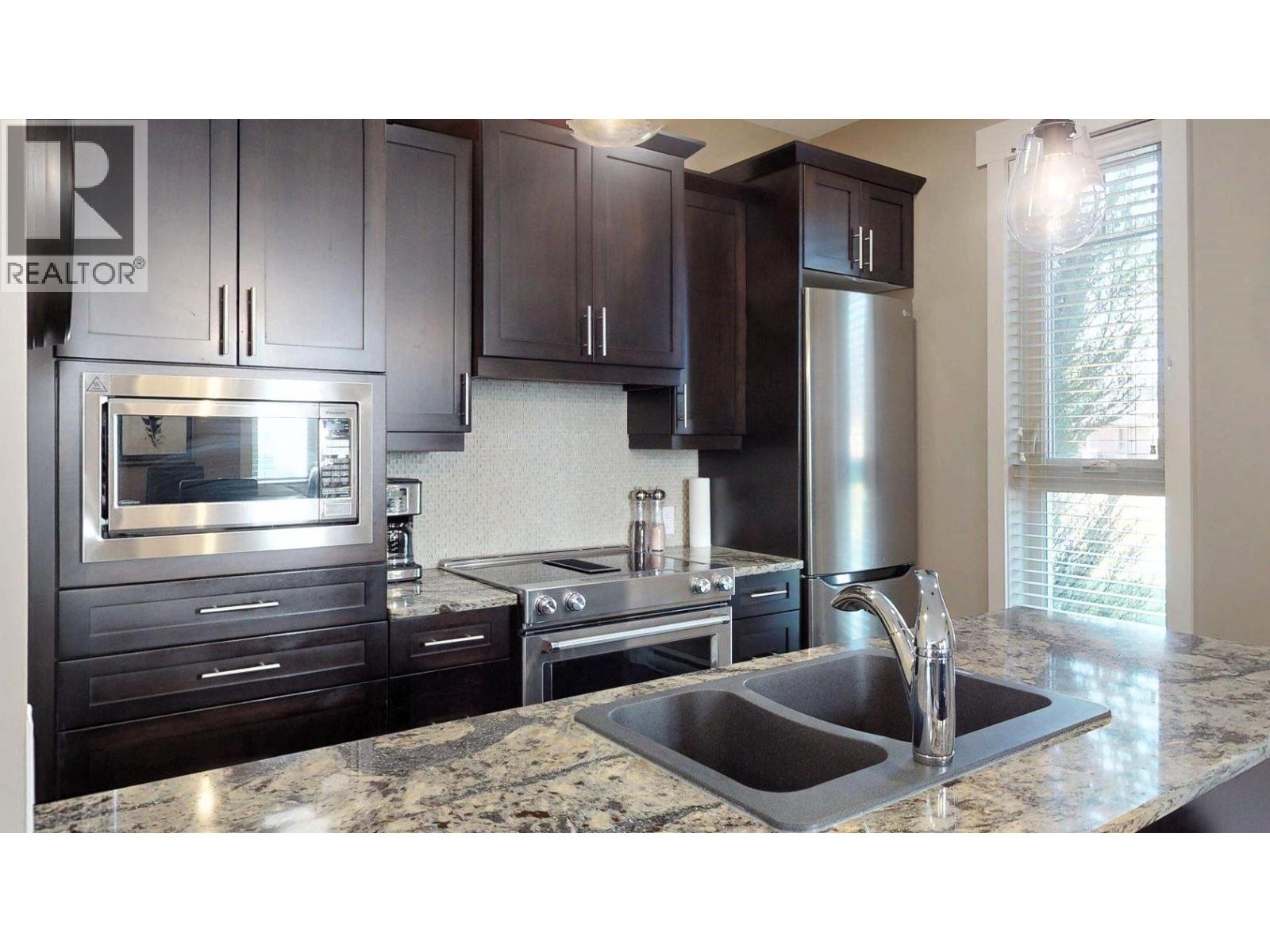 900 Bighorn Boulevard Unit# 916 C, Radium Hot Springs, British Columbia  V0A 1M0 - Photo 11 - 10363430