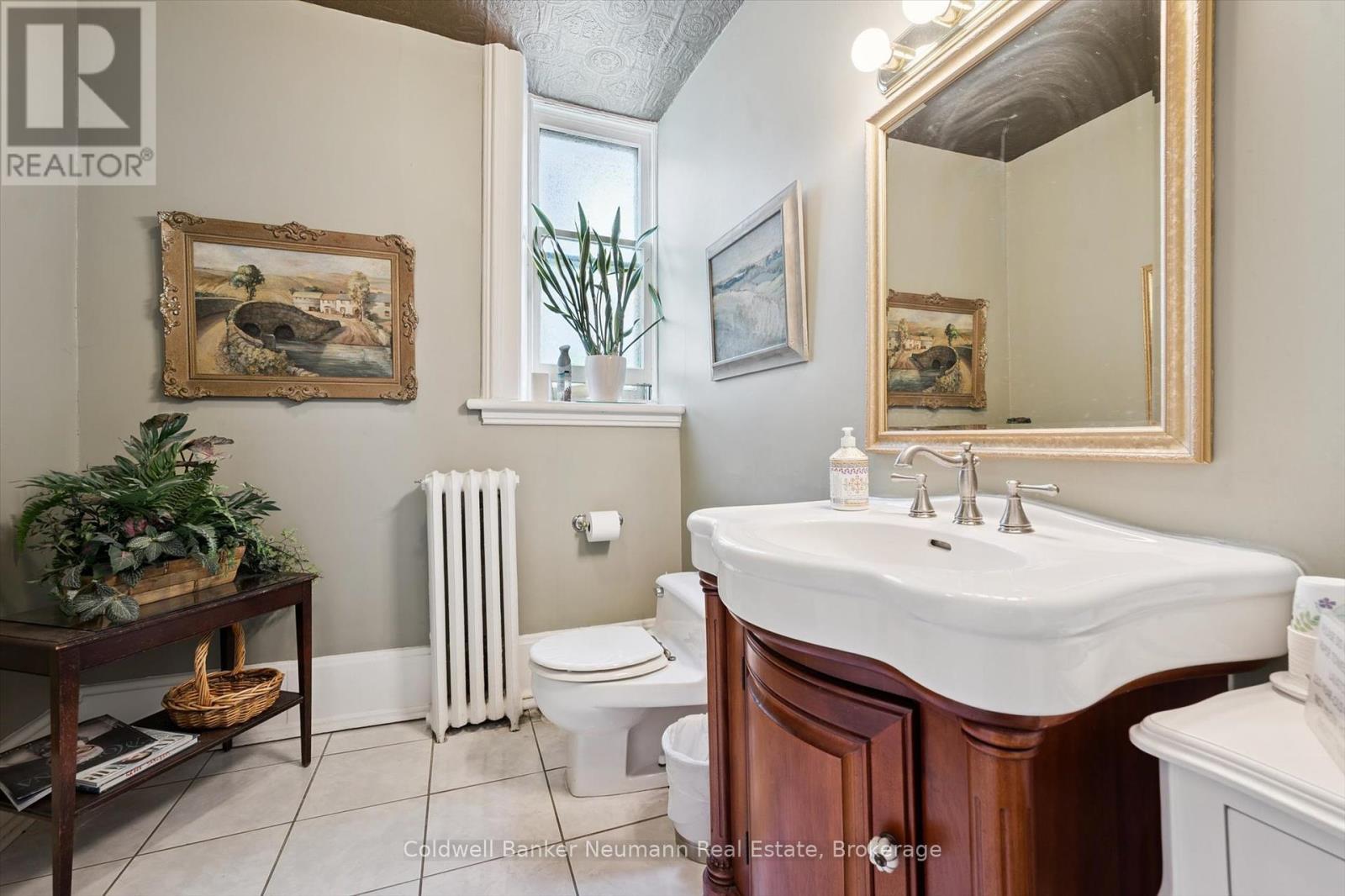 221 Woolwich Street, Guelph, Ontario  N1H 3V4 - Photo 17 - X12415793