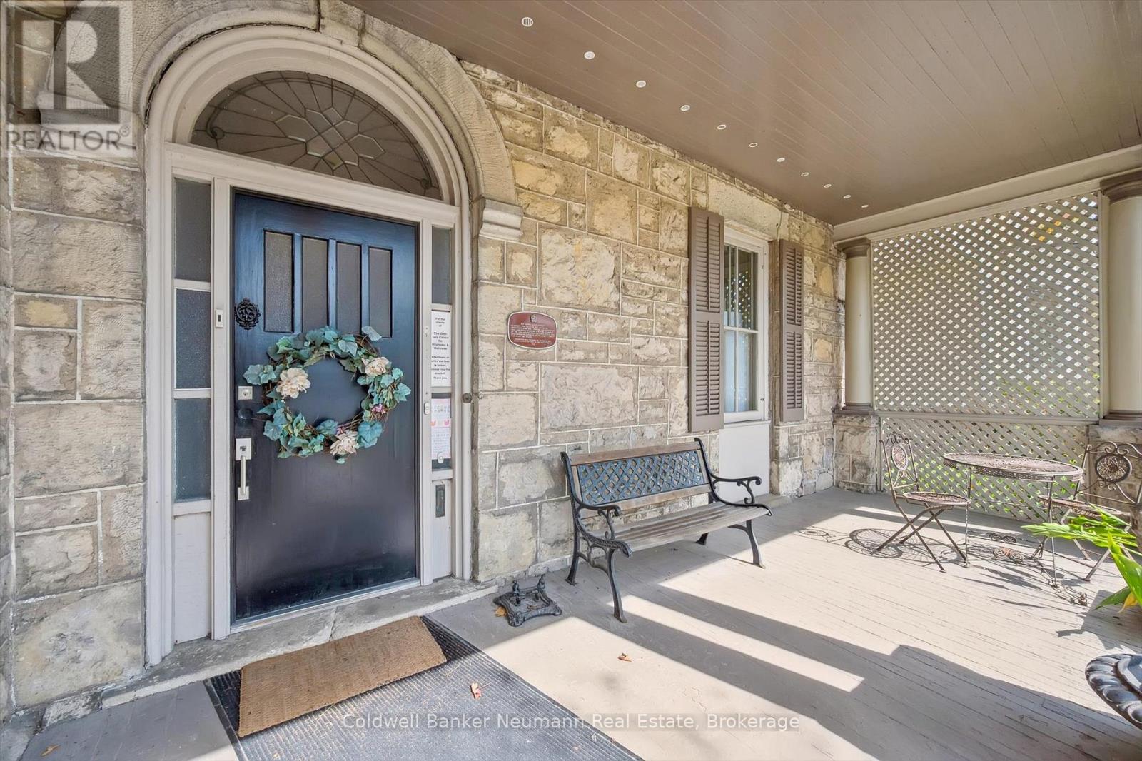221 Woolwich Street, Guelph, Ontario  N1H 3V4 - Photo 3 - X12415793