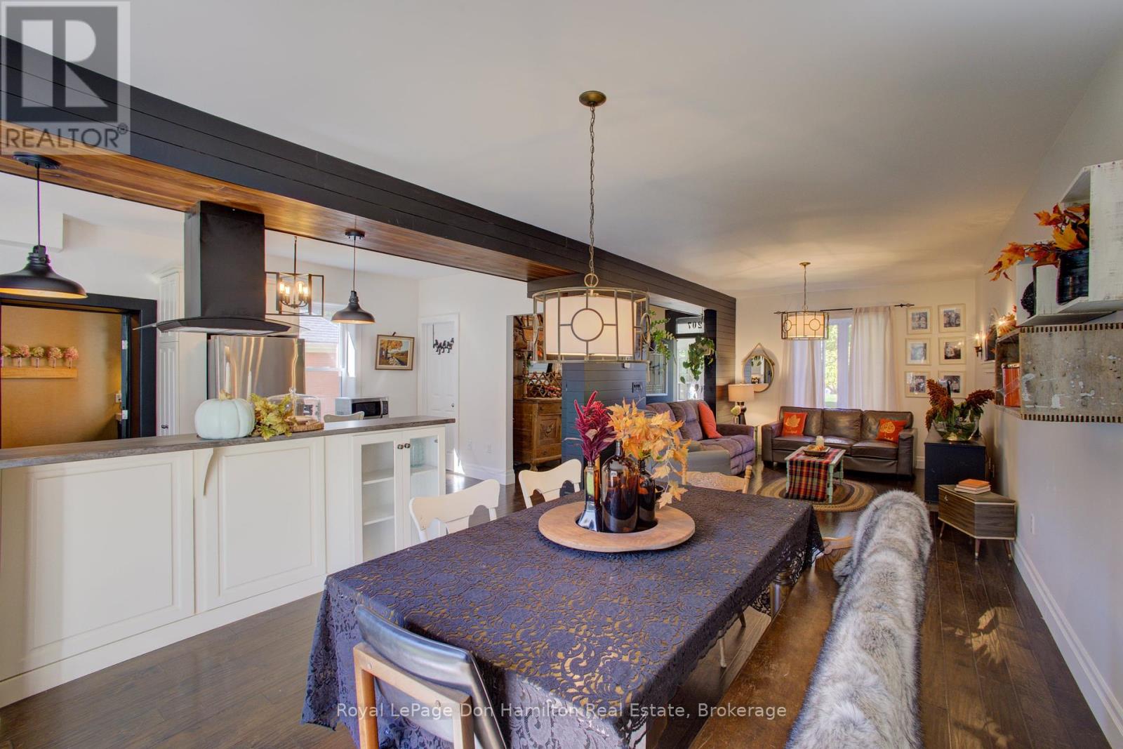 207 King Street, North Perth (Elma), Ontario  N0G 1B0 - Photo 10 - X12415823