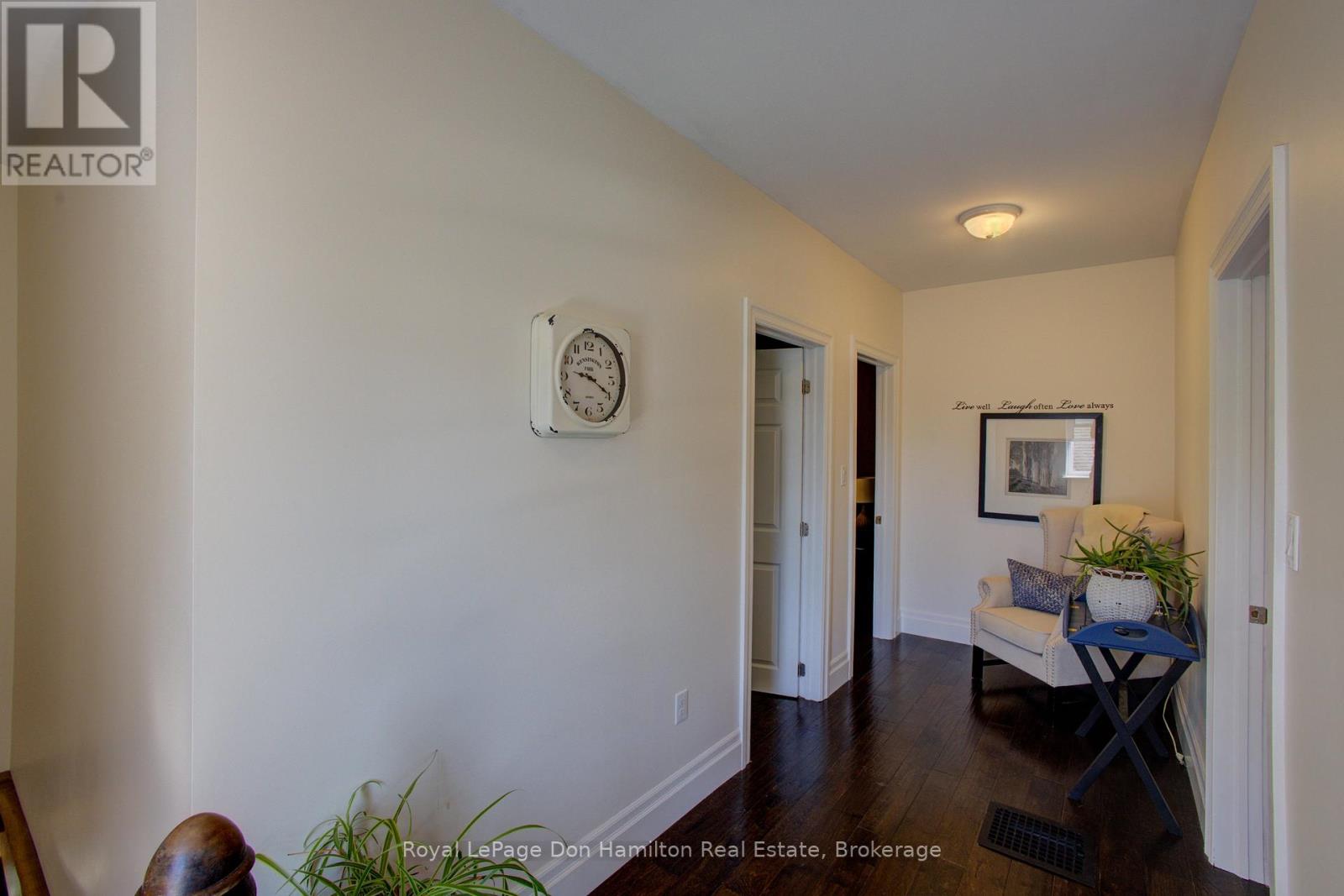 207 King Street, North Perth (Elma), Ontario  N0G 1B0 - Photo 15 - X12415823