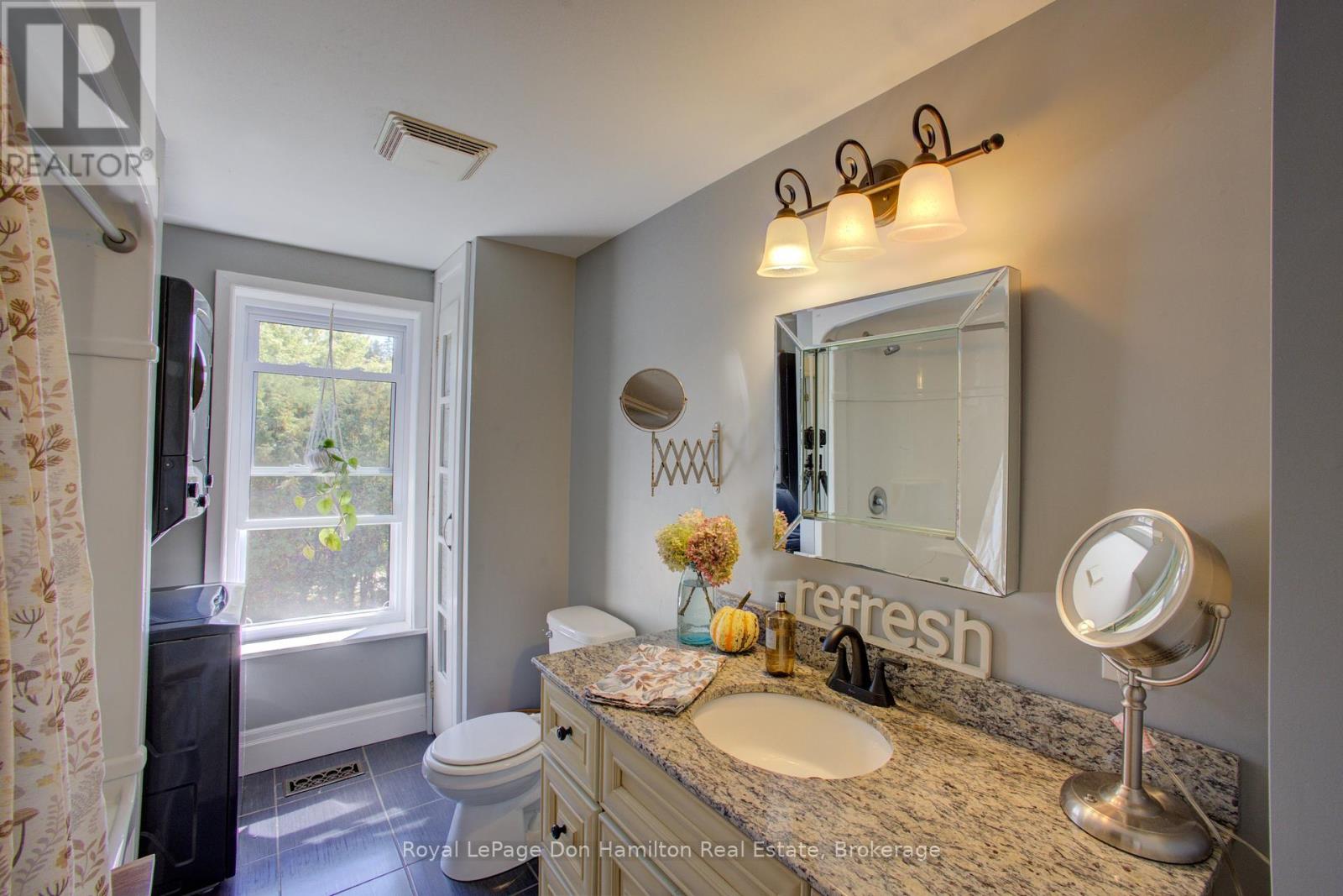 207 King Street, North Perth (Elma), Ontario  N0G 1B0 - Photo 16 - X12415823