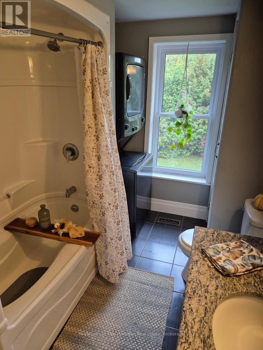 207 King Street, North Perth (Elma), Ontario  N0G 1B0 - Photo 17 - X12415823