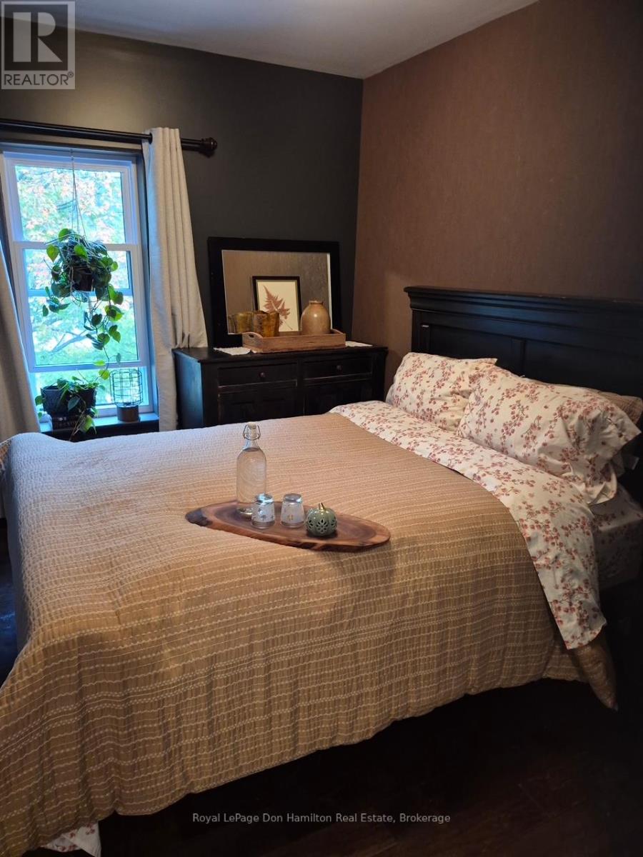 207 King Street, North Perth (Elma), Ontario  N0G 1B0 - Photo 19 - X12415823