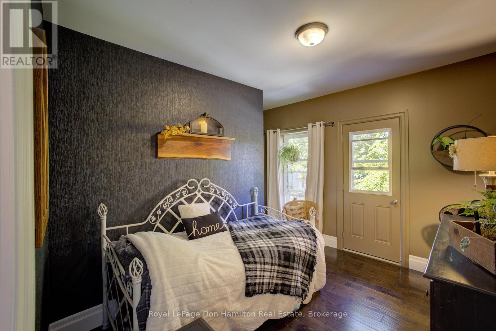 207 King Street, North Perth (Elma), Ontario  N0G 1B0 - Photo 20 - X12415823