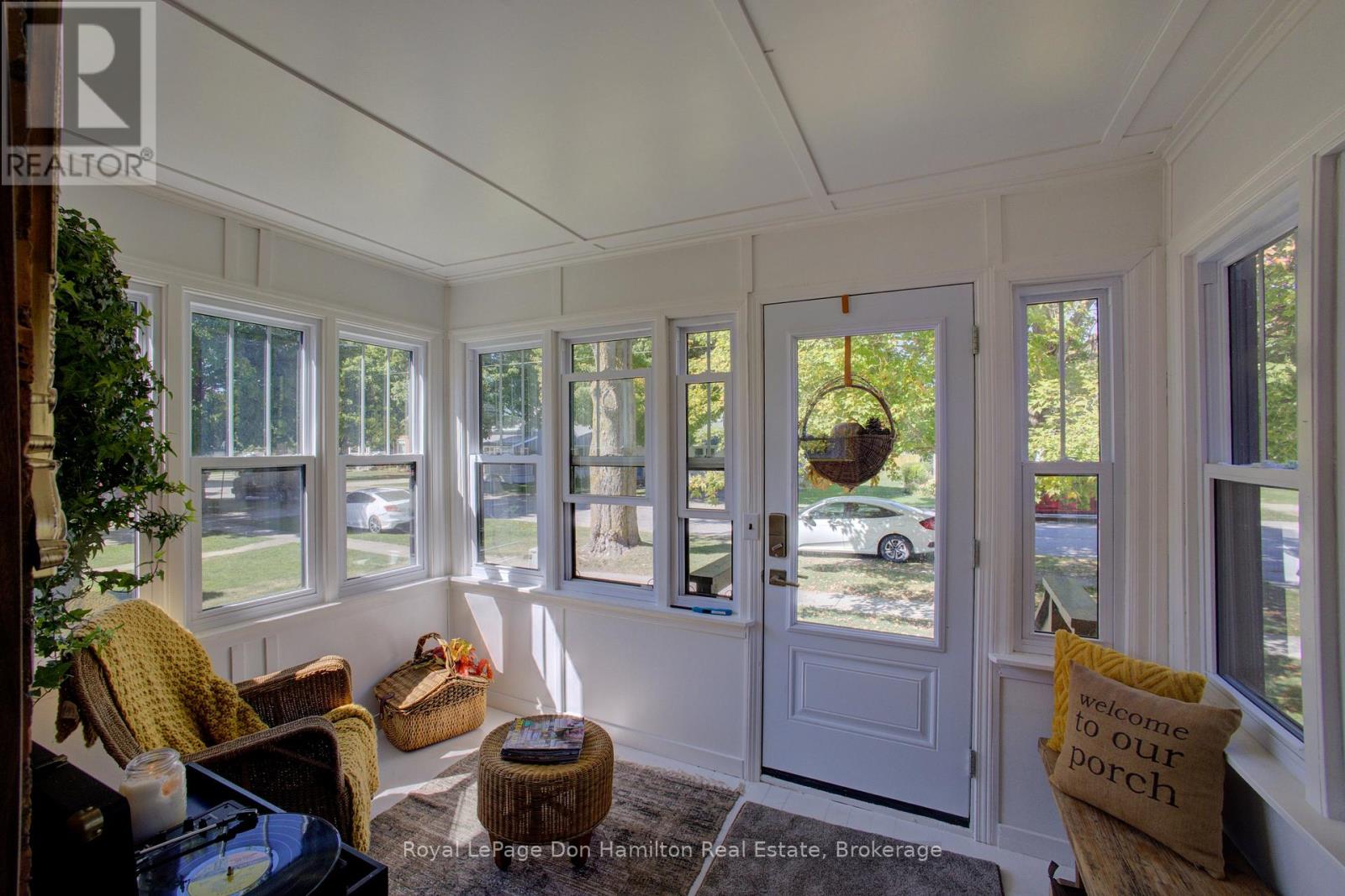 207 King Street, North Perth (Elma), Ontario  N0G 1B0 - Photo 4 - X12415823