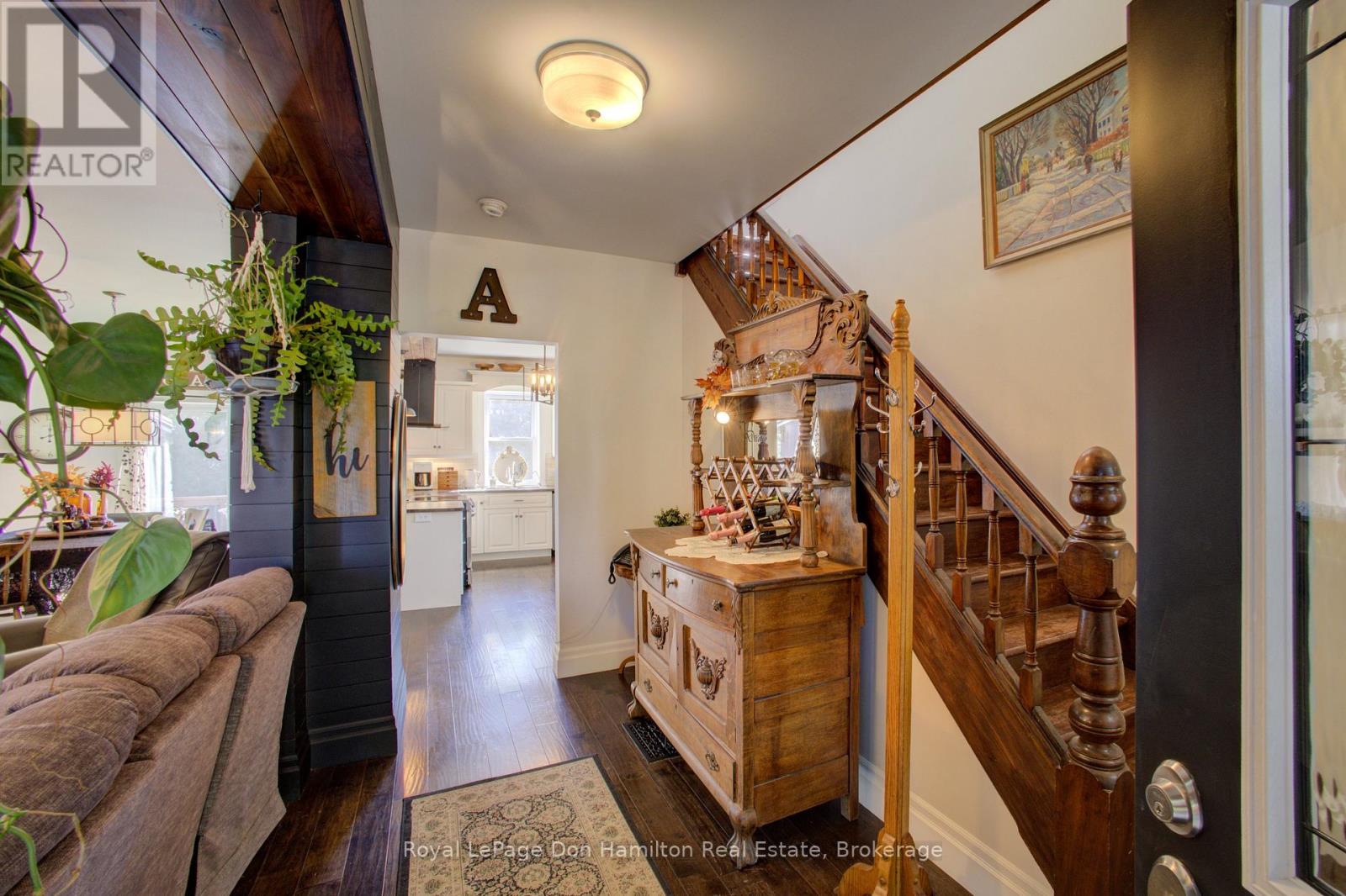 207 King Street, North Perth (Elma), Ontario  N0G 1B0 - Photo 6 - X12415823