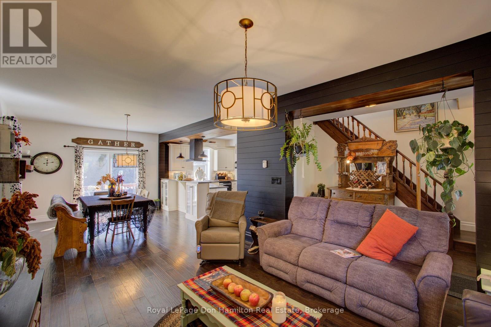 207 King Street, North Perth (Elma), Ontario  N0G 1B0 - Photo 8 - X12415823