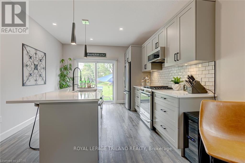 2129 Linkway Boulevard, London South, Ontario  N6K 0K8 - Photo 12 - X12415766