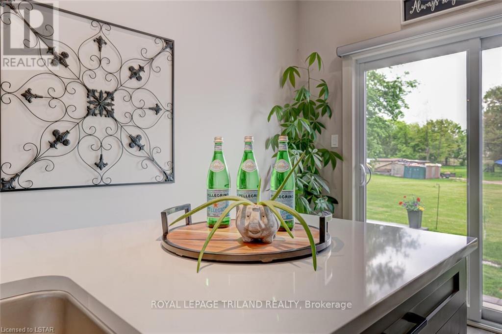 2129 Linkway Boulevard, London South, Ontario  N6K 0K8 - Photo 14 - X12415766