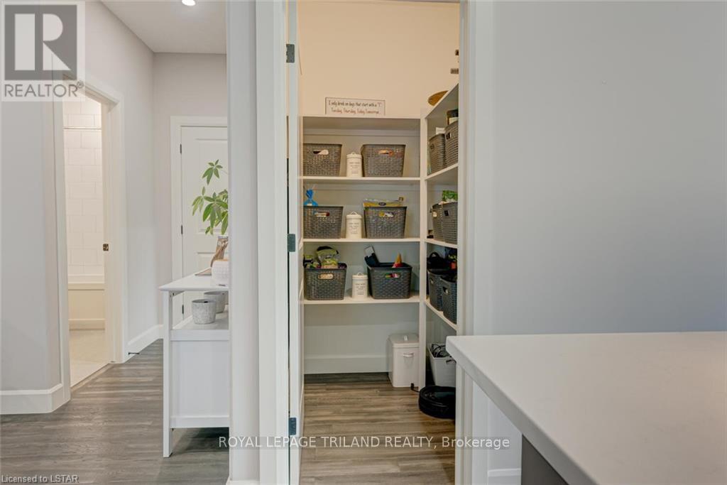 2129 Linkway Boulevard, London South, Ontario  N6K 0K8 - Photo 17 - X12415766