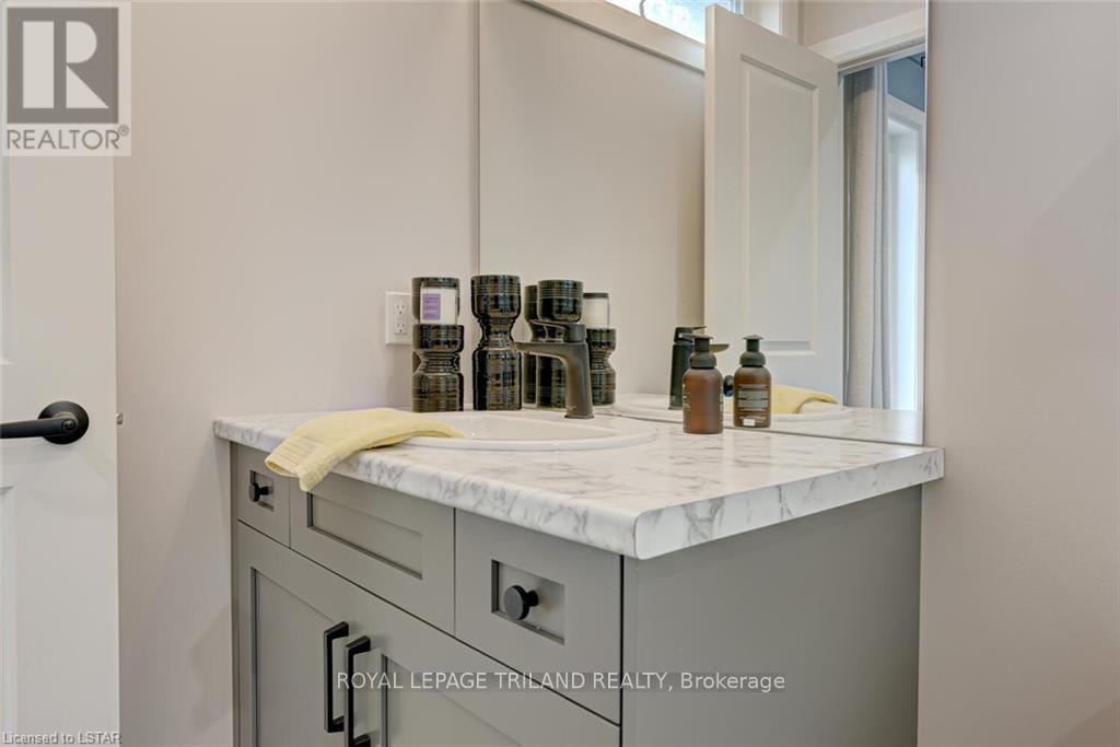 2129 Linkway Boulevard, London South, Ontario  N6K 0K8 - Photo 21 - X12415766
