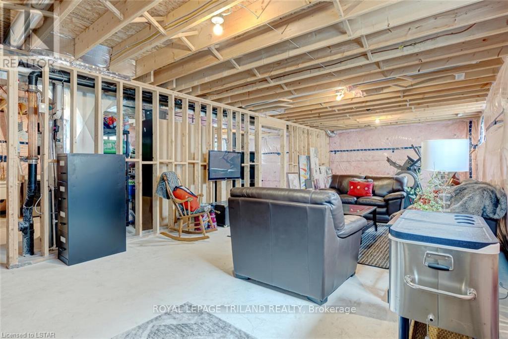 2129 Linkway Boulevard, London South, Ontario  N6K 0K8 - Photo 26 - X12415766