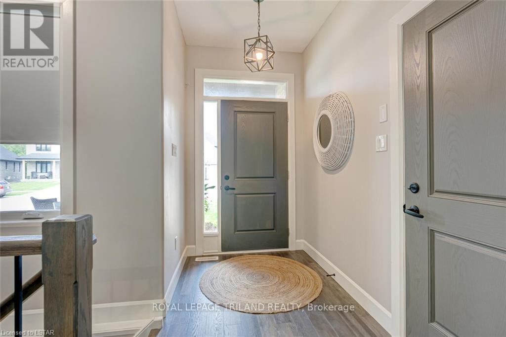 2129 Linkway Boulevard, London South, Ontario  N6K 0K8 - Photo 4 - X12415766