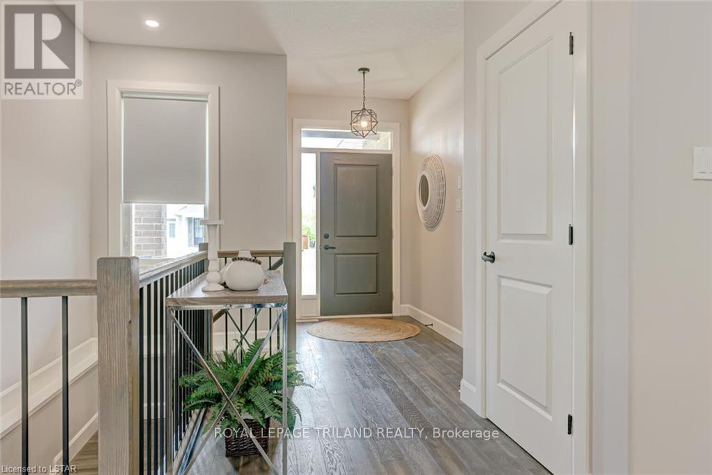 2129 Linkway Boulevard, London South, Ontario  N6K 0K8 - Photo 5 - X12415766