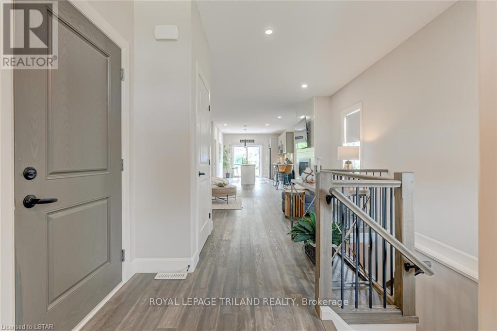 2129 Linkway Boulevard, London South, Ontario  N6K 0K8 - Photo 6 - X12415766