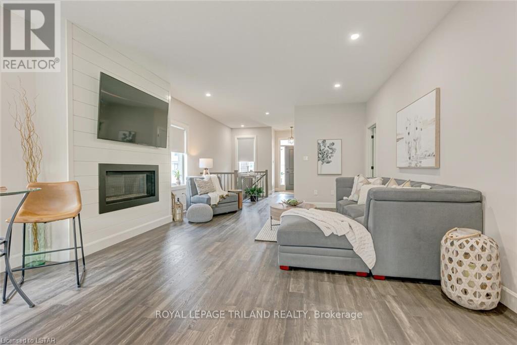 2129 Linkway Boulevard, London South, Ontario  N6K 0K8 - Photo 9 - X12415766