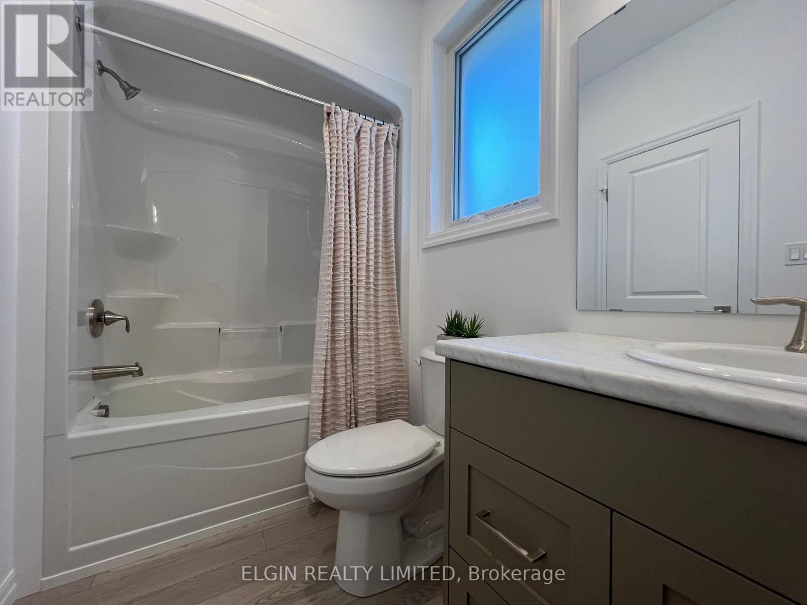 42199 Mcbain Line, Central Elgin, Ontario  N5P 0E4 - Photo 4 - X12415822