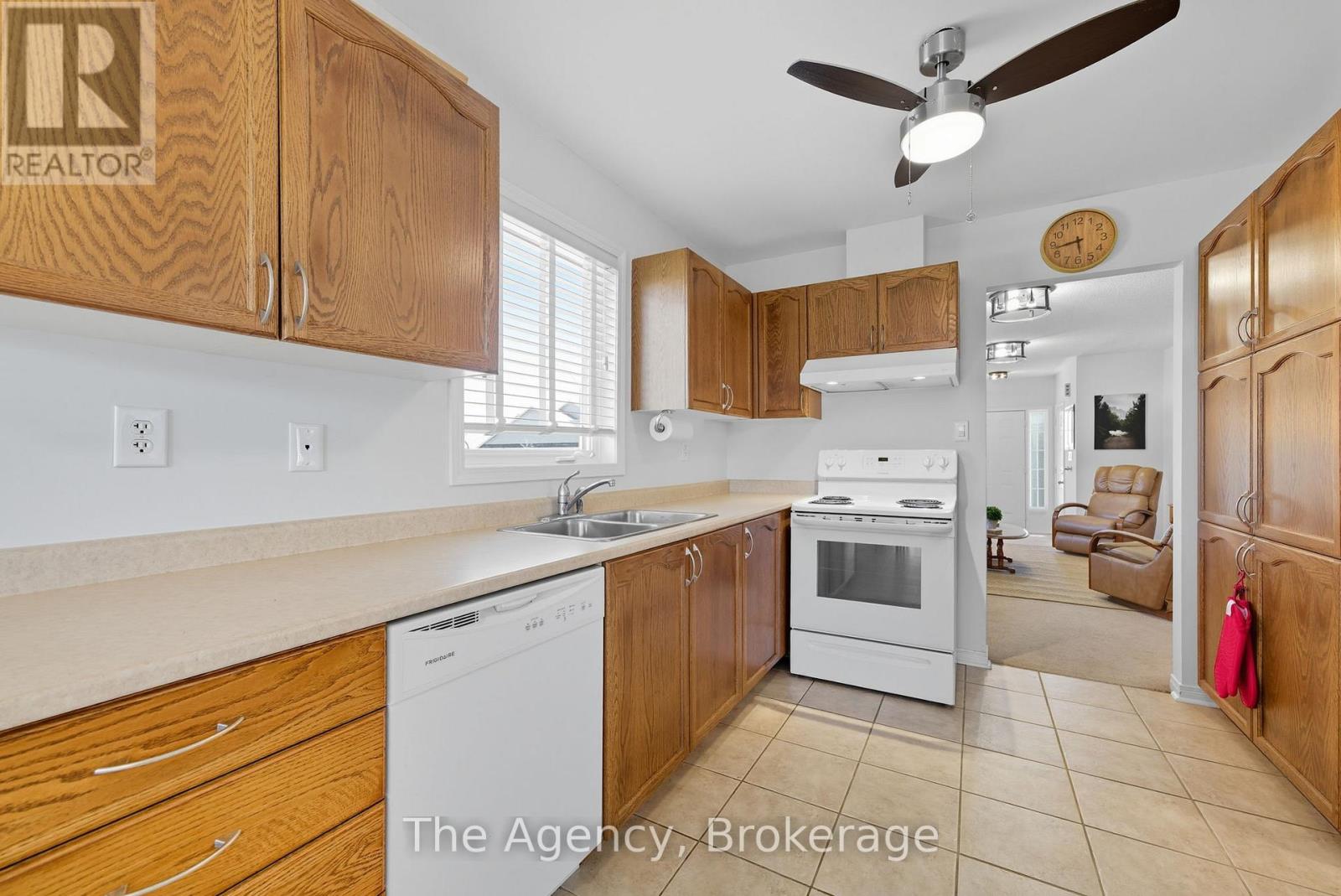 70 Cook Street, Kawartha Lakes, Ontario  K9V 0C7 - Photo 14 - X12415837