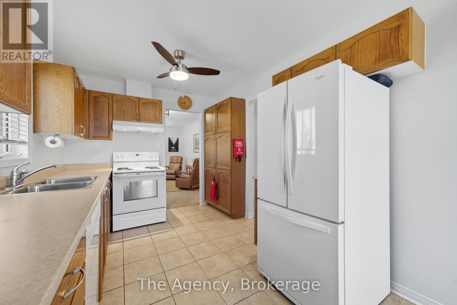 70 Cook Street, Kawartha Lakes, Ontario  K9V 0C7 - Photo 16 - X12415837