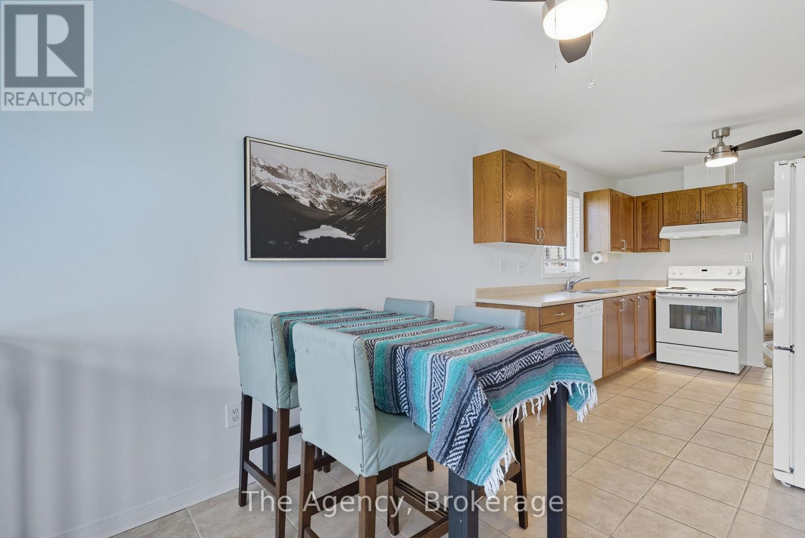 70 Cook Street, Kawartha Lakes, Ontario  K9V 0C7 - Photo 18 - X12415837