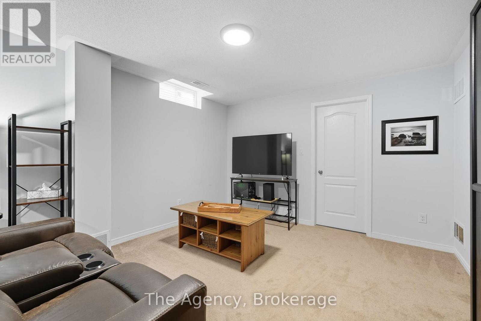70 Cook Street, Kawartha Lakes, Ontario  K9V 0C7 - Photo 26 - X12415837
