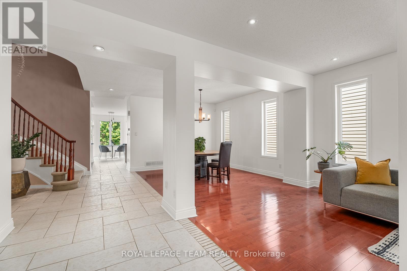 33 Valencia Street, Ottawa, Ontario  K2G 6T1 - Photo 6 - X12415855
