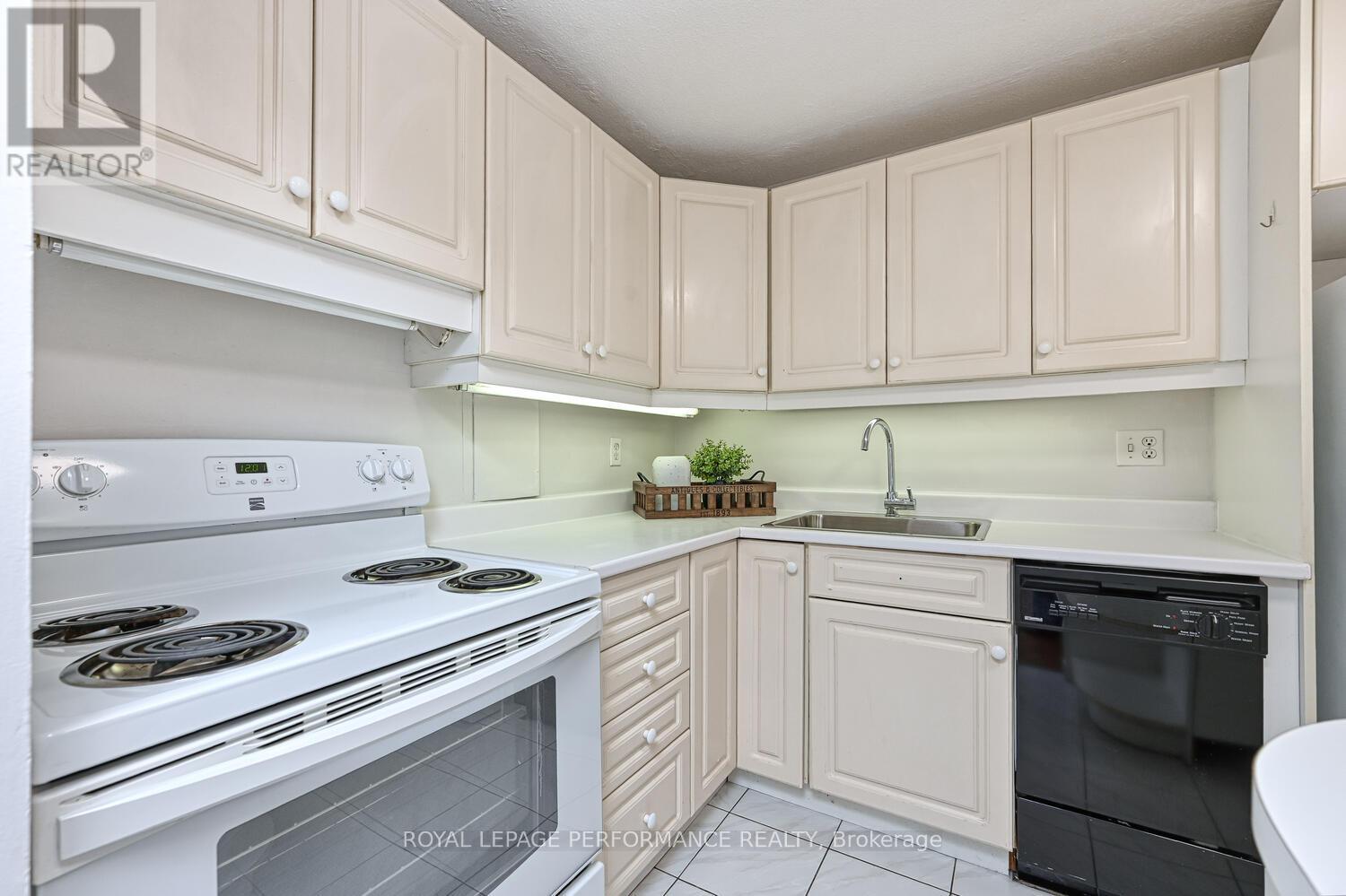 607 - 1356 Meadowlands Drive E, Ottawa, Ontario  K2E 6K6 - Photo 23 - X12415862