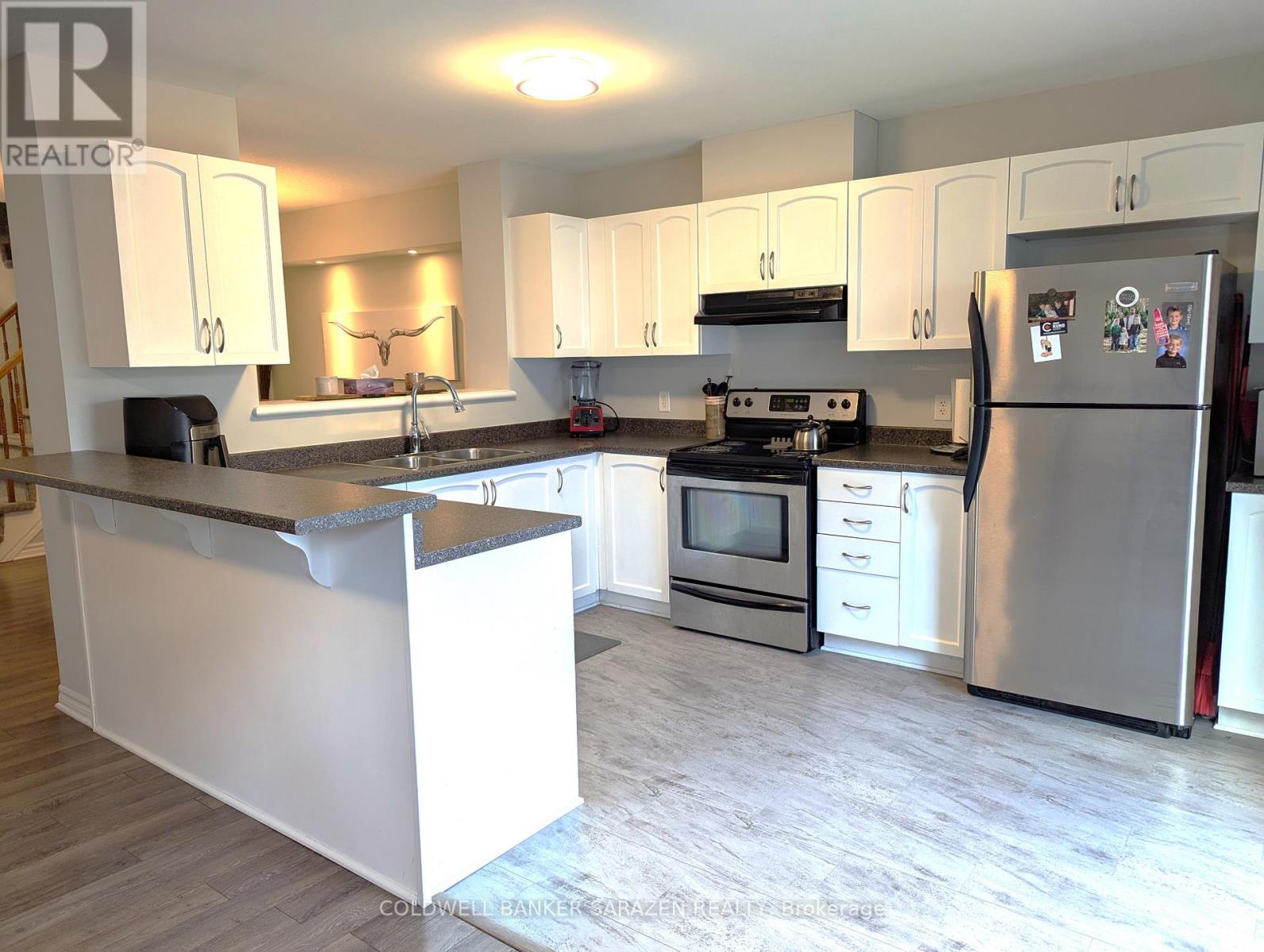 146 Harmattan Avenue, Ottawa, Ontario  K2S 0G3 - Photo 3 - X12415881