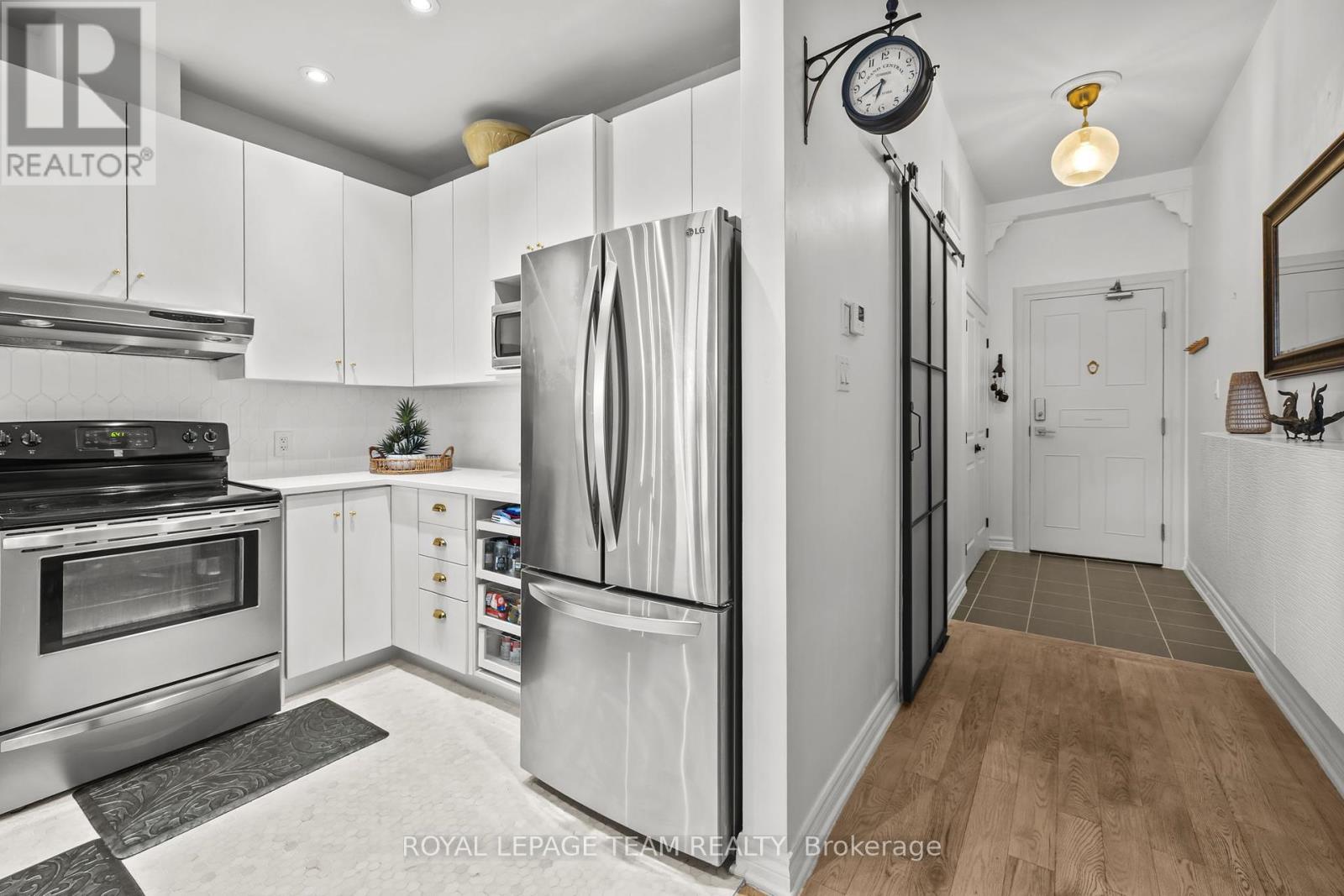 203 - 500 Claridge Drive, Ottawa, Ontario  K2J 3G5 - Photo 4 - X12415890