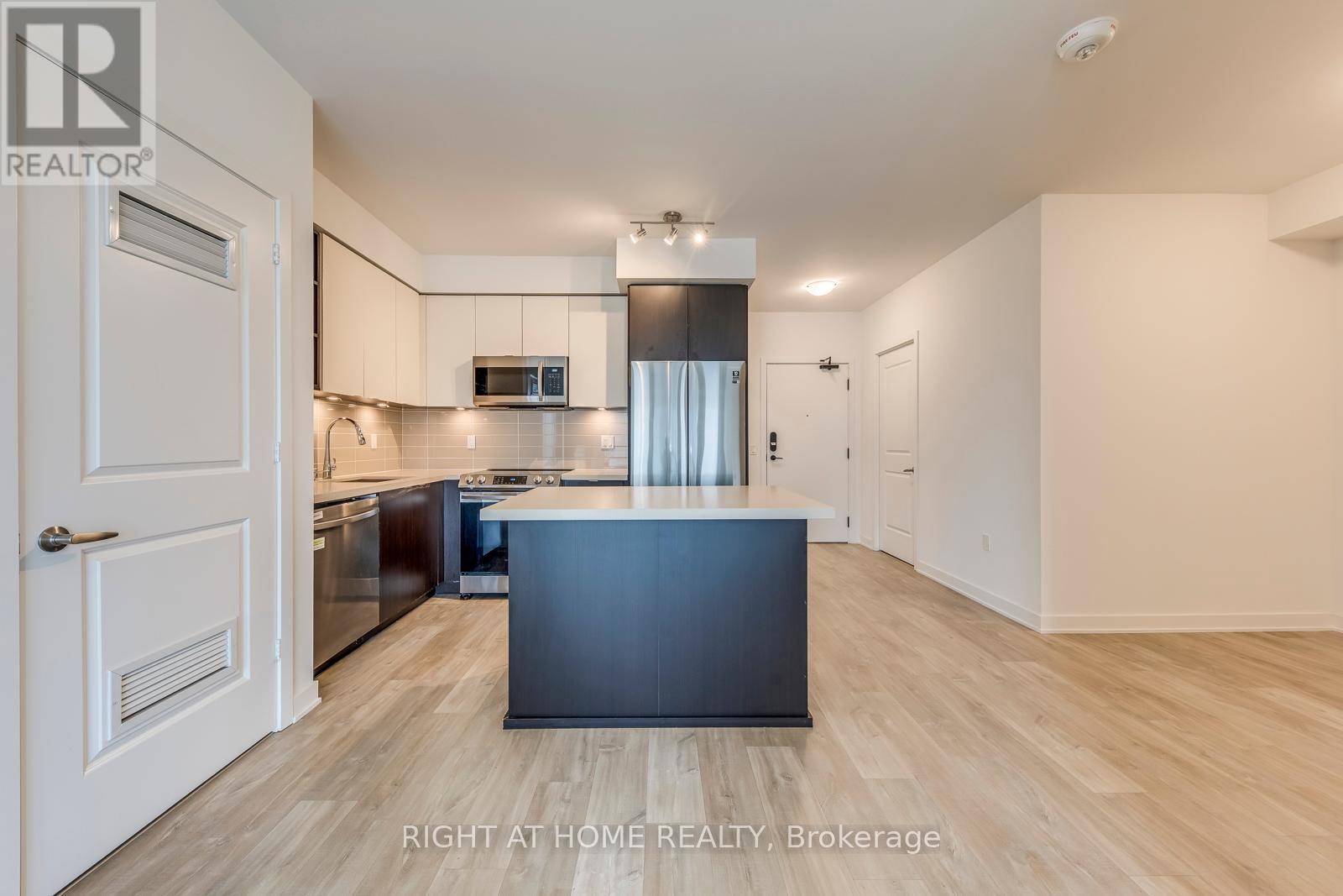 1210 - 4675 Metcalfe Avenue, Mississauga, Ontario  L5M 0Z8 - Photo 6 - W12358825