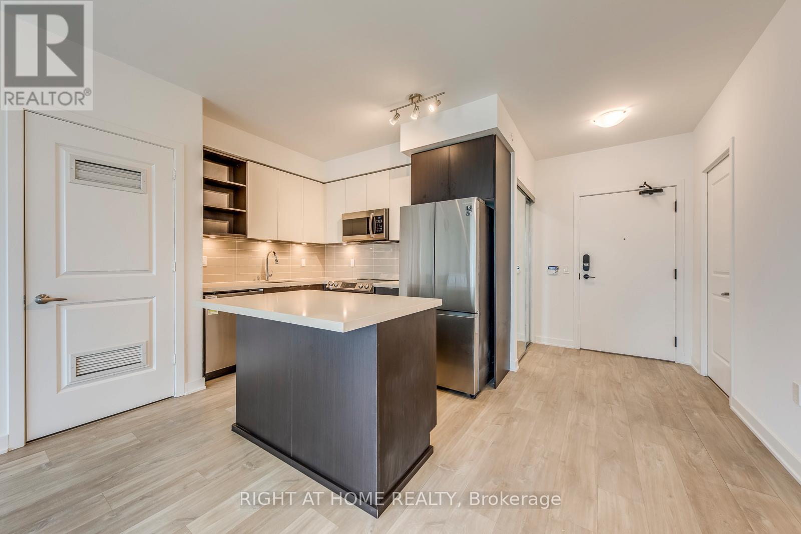 1210 - 4675 Metcalfe Avenue, Mississauga, Ontario  L5M 0Z8 - Photo 7 - W12358825
